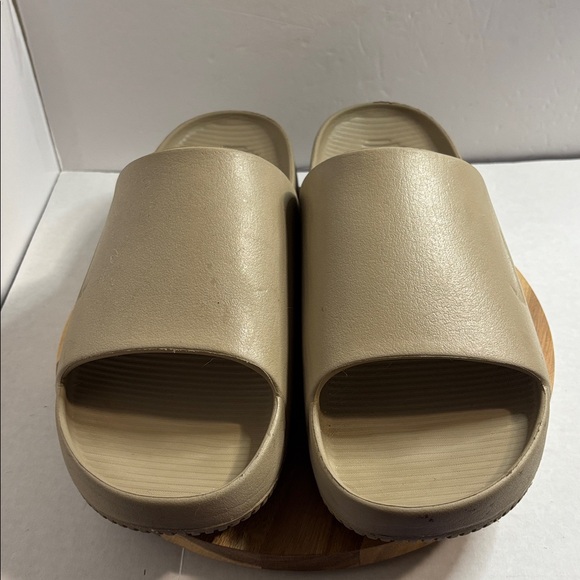 Nike Beige Slide Sandals Sz Men’s 12 Excellent Condition - Picture 1 of 6